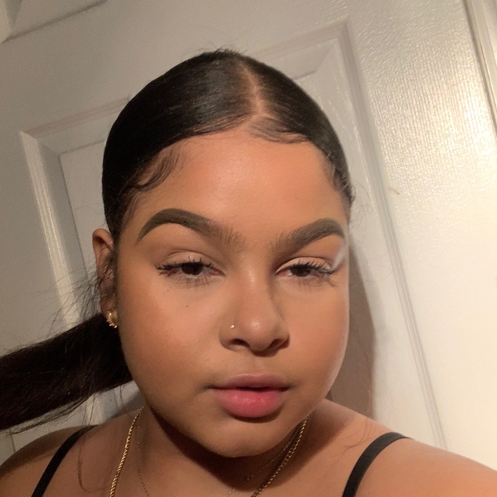 Meet your Posher, Laysha